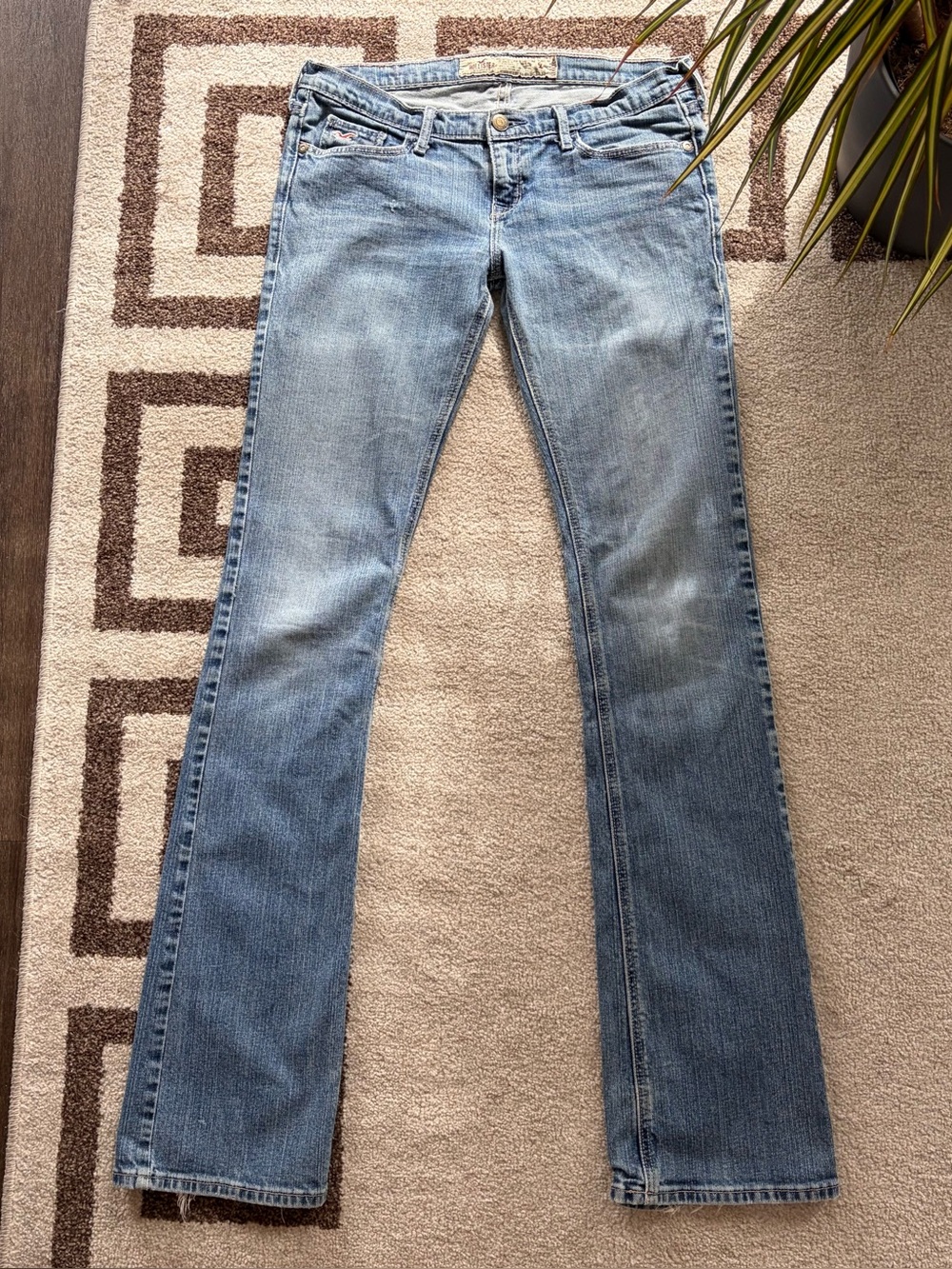 Hollister Co. Vintage Y2K Low Rise Venice
Bootcut Light Blue Was Jeans Size 5 L